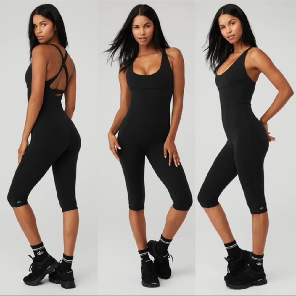 ALO YOGA Airbrush Physique Onesie in
Black Size Medium